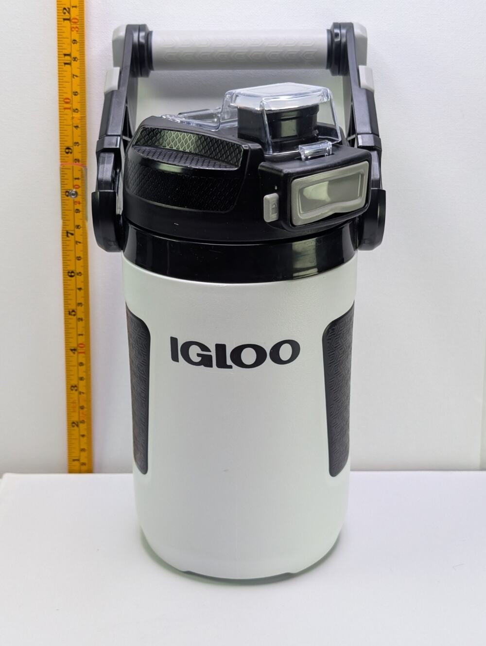 Igloo Proformance 1/2 Gallon 64oz Insulated Sport Water Jug Gray White